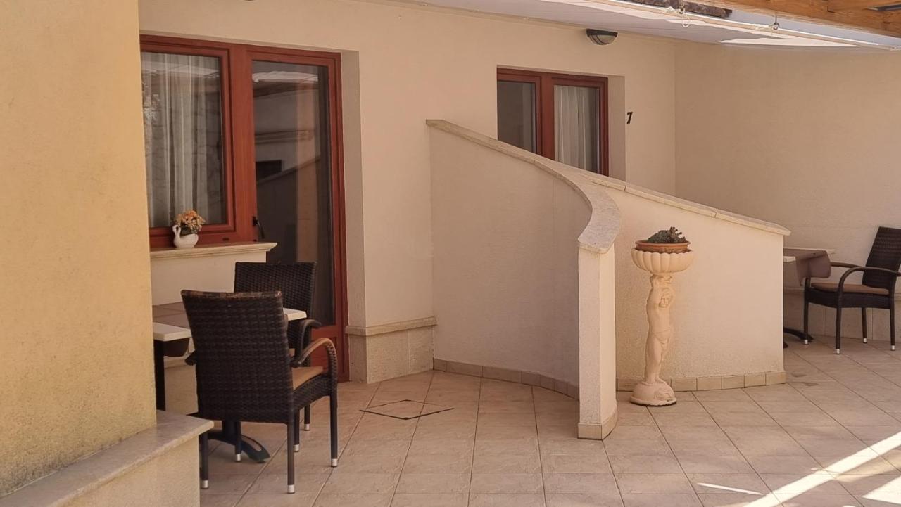 Apartmani Sidro Malinska Exterior photo